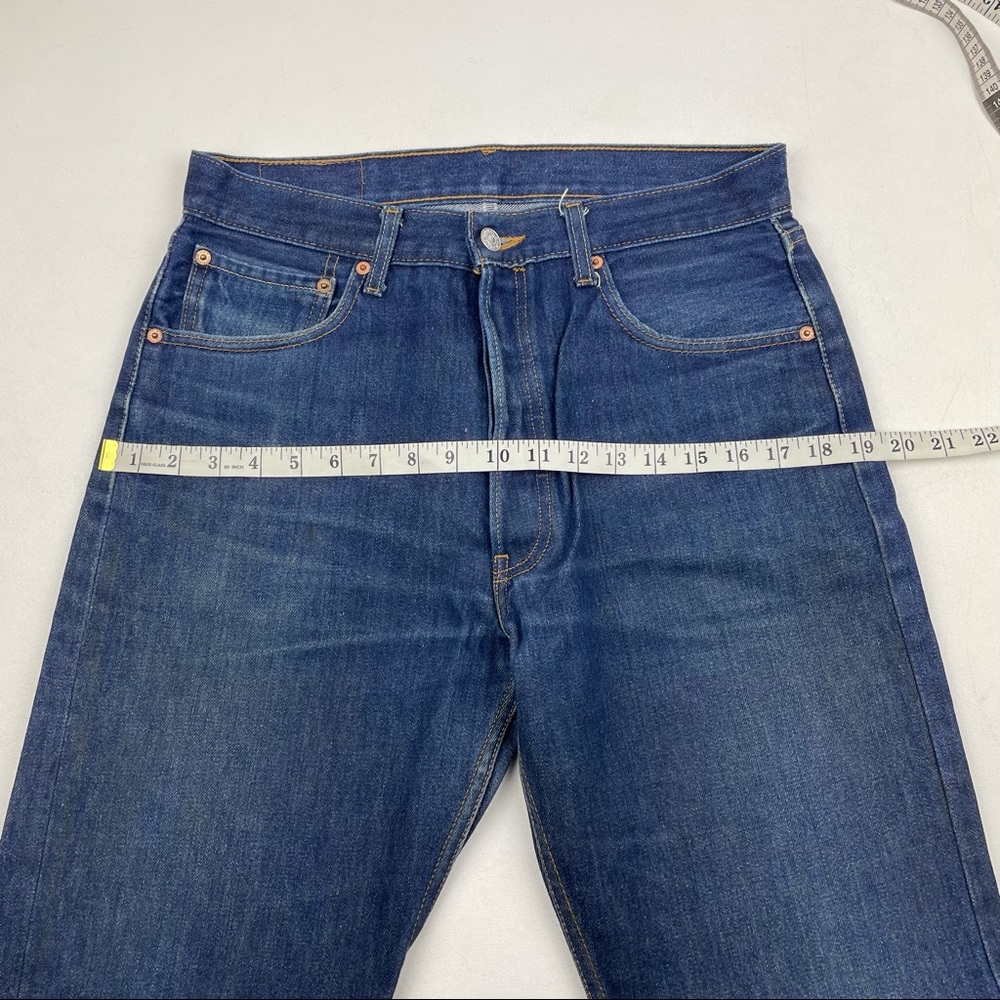 Vintage Levi’s 501 High Waisted wedgie Jeans - Picture 4 of 7